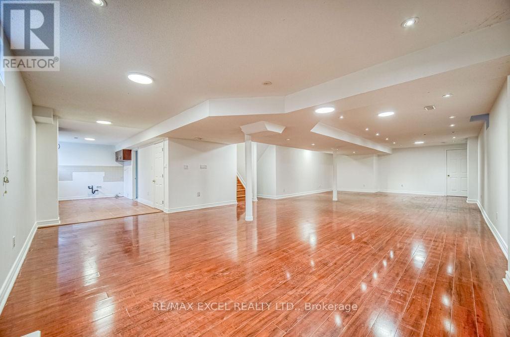 












316 WILLIAMSON ROAD

,
Markham (Greensborough),




Ontario
L6E2A7


