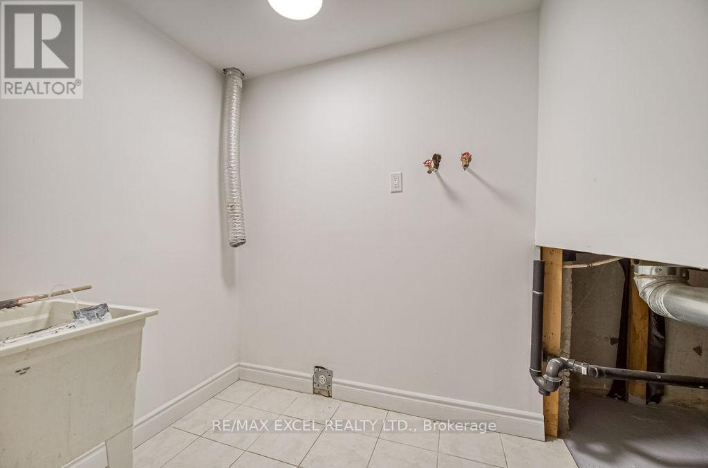 












316 WILLIAMSON ROAD

,
Markham (Greensborough),




Ontario
L6E2A7

