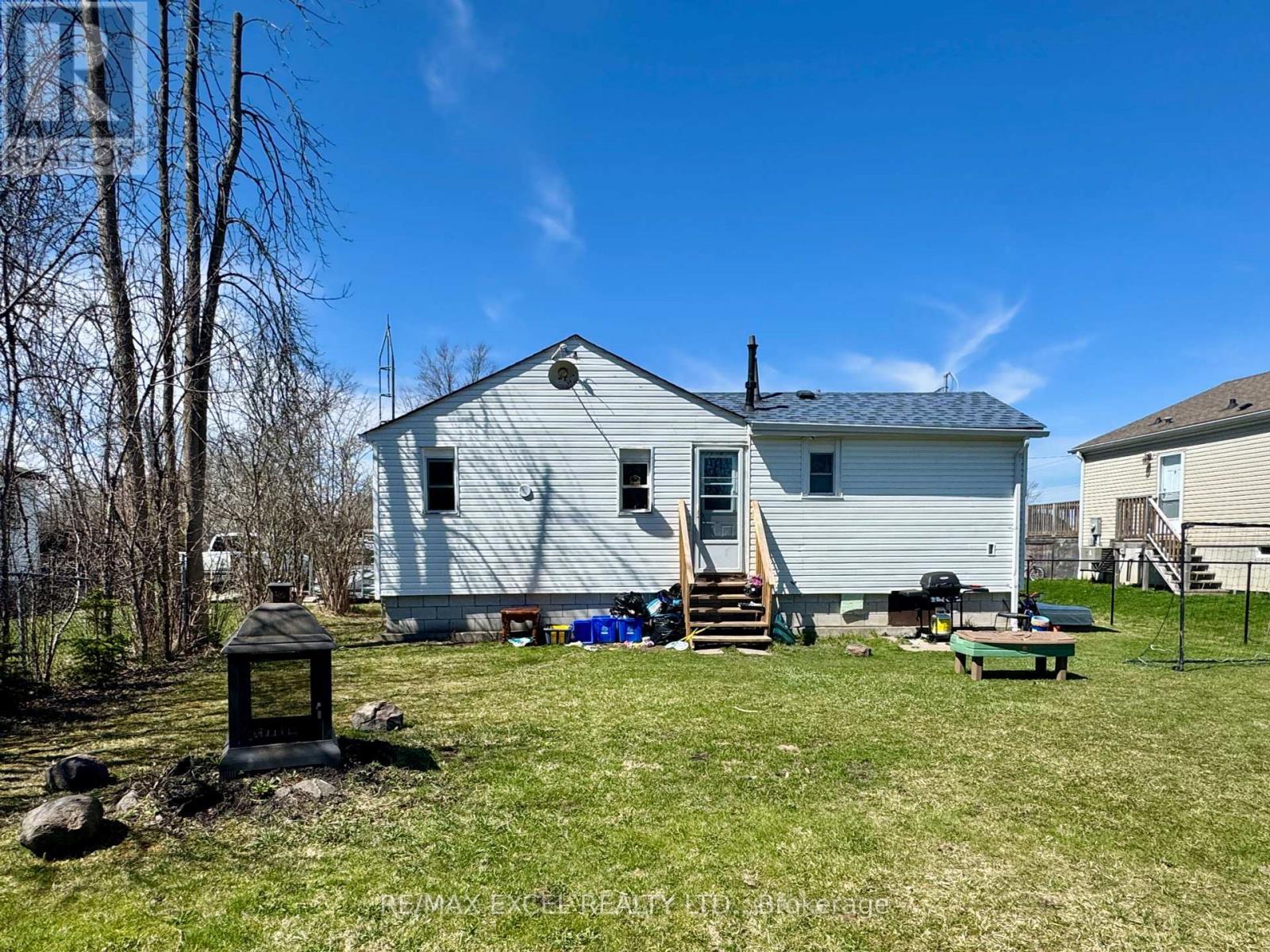 












795 THIRD AVENUE

,
Georgina (Historic Lakeshore Communities),




Ontario
L0E1S0

