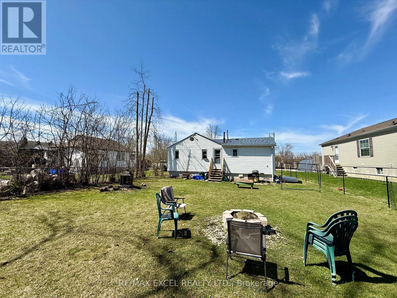 












795 THIRD AVENUE

,
Georgina (Historic Lakeshore Communities),




Ontario
L0E1S0

