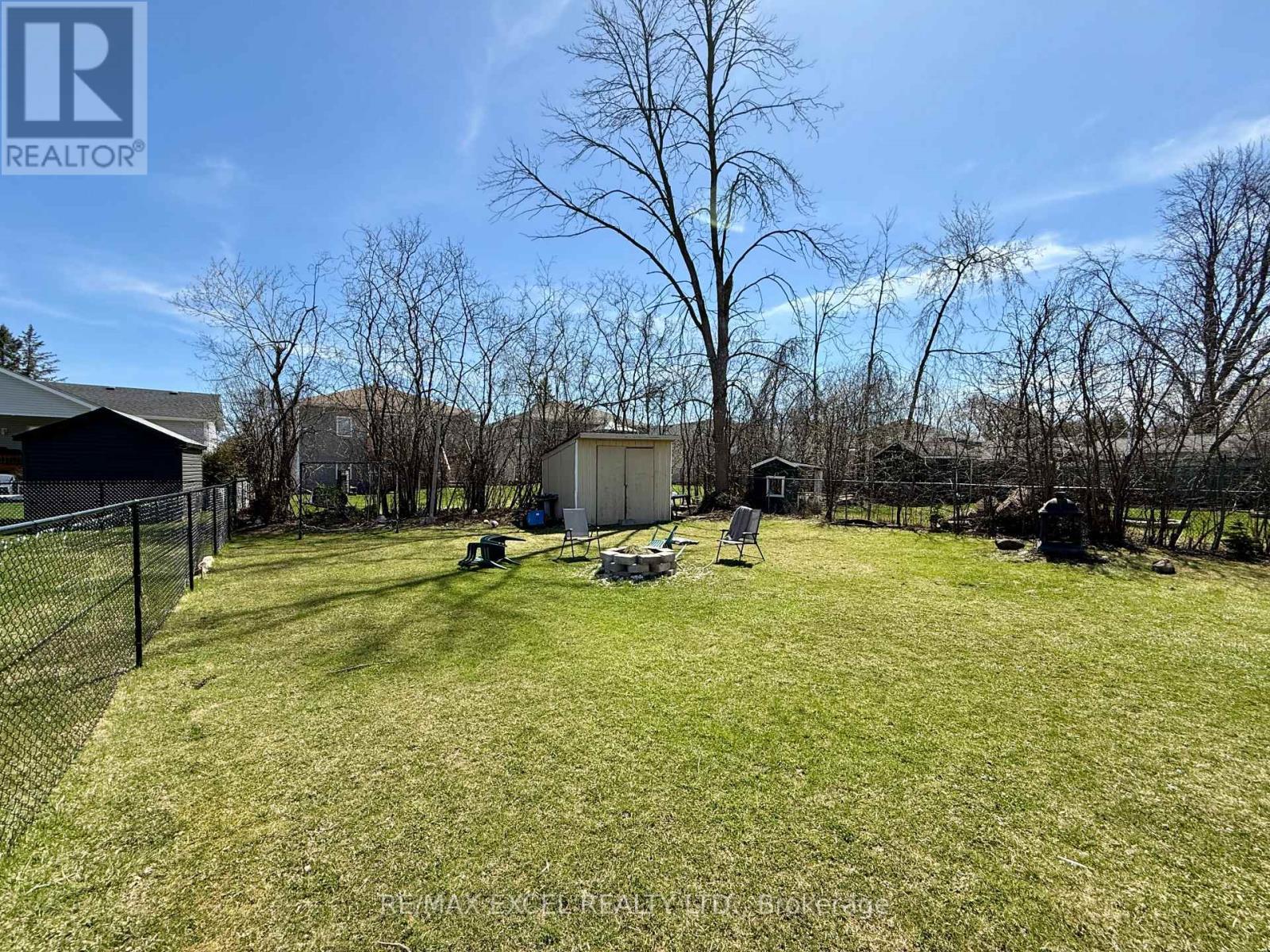












795 THIRD AVENUE

,
Georgina (Historic Lakeshore Communities),




Ontario
L0E1S0

