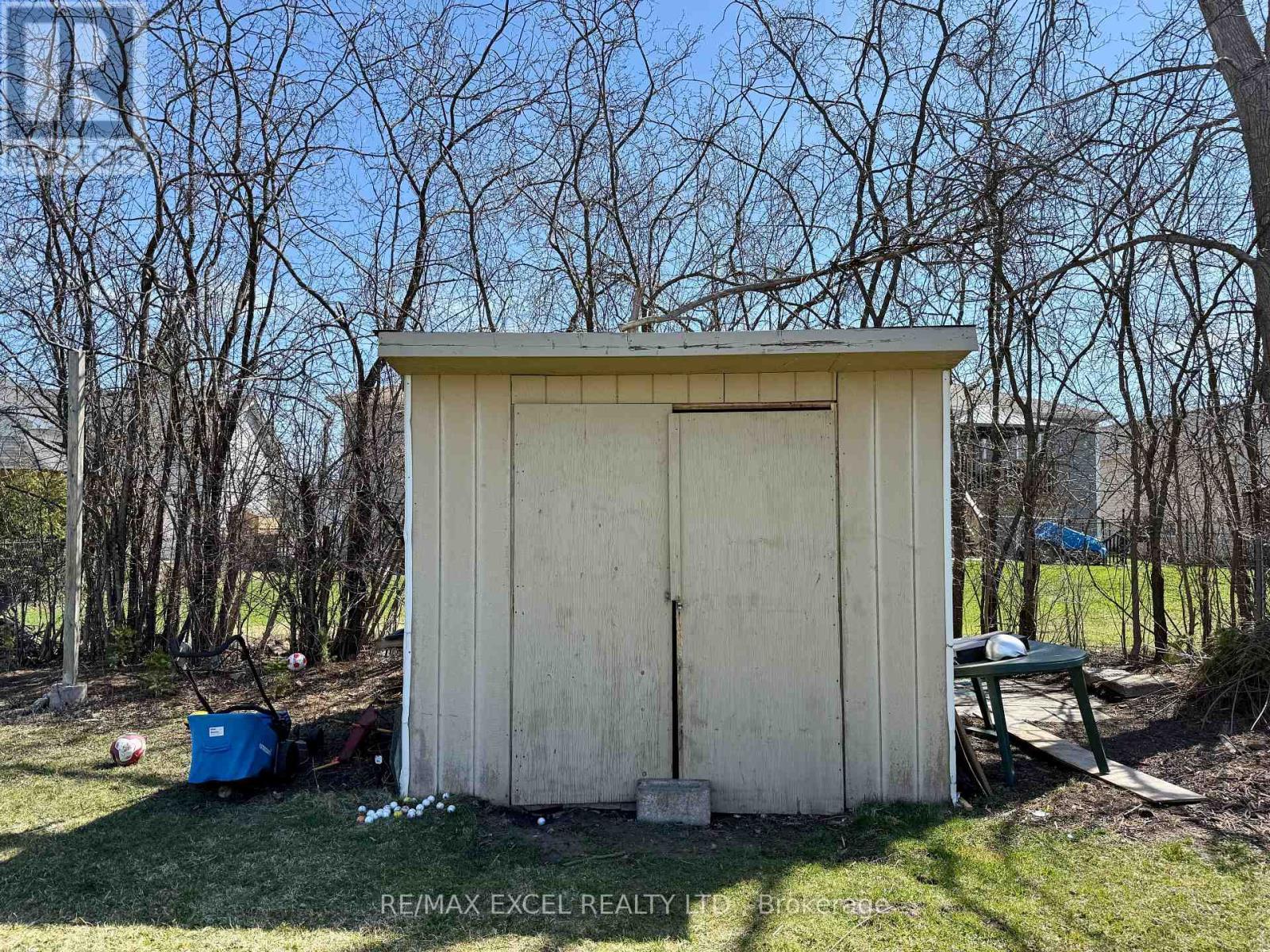 












795 THIRD AVENUE

,
Georgina (Historic Lakeshore Communities),




Ontario
L0E1S0


