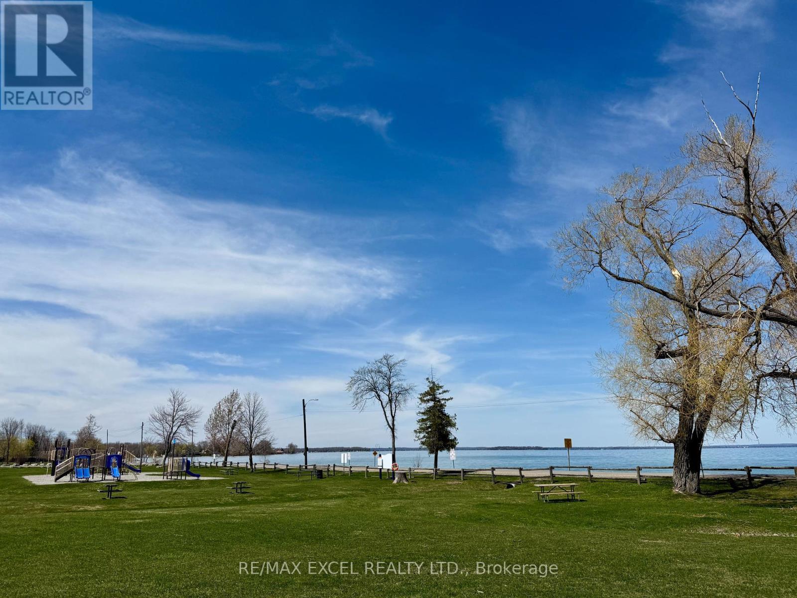 












795 THIRD AVENUE

,
Georgina (Historic Lakeshore Communities),




Ontario
L0E1S0

