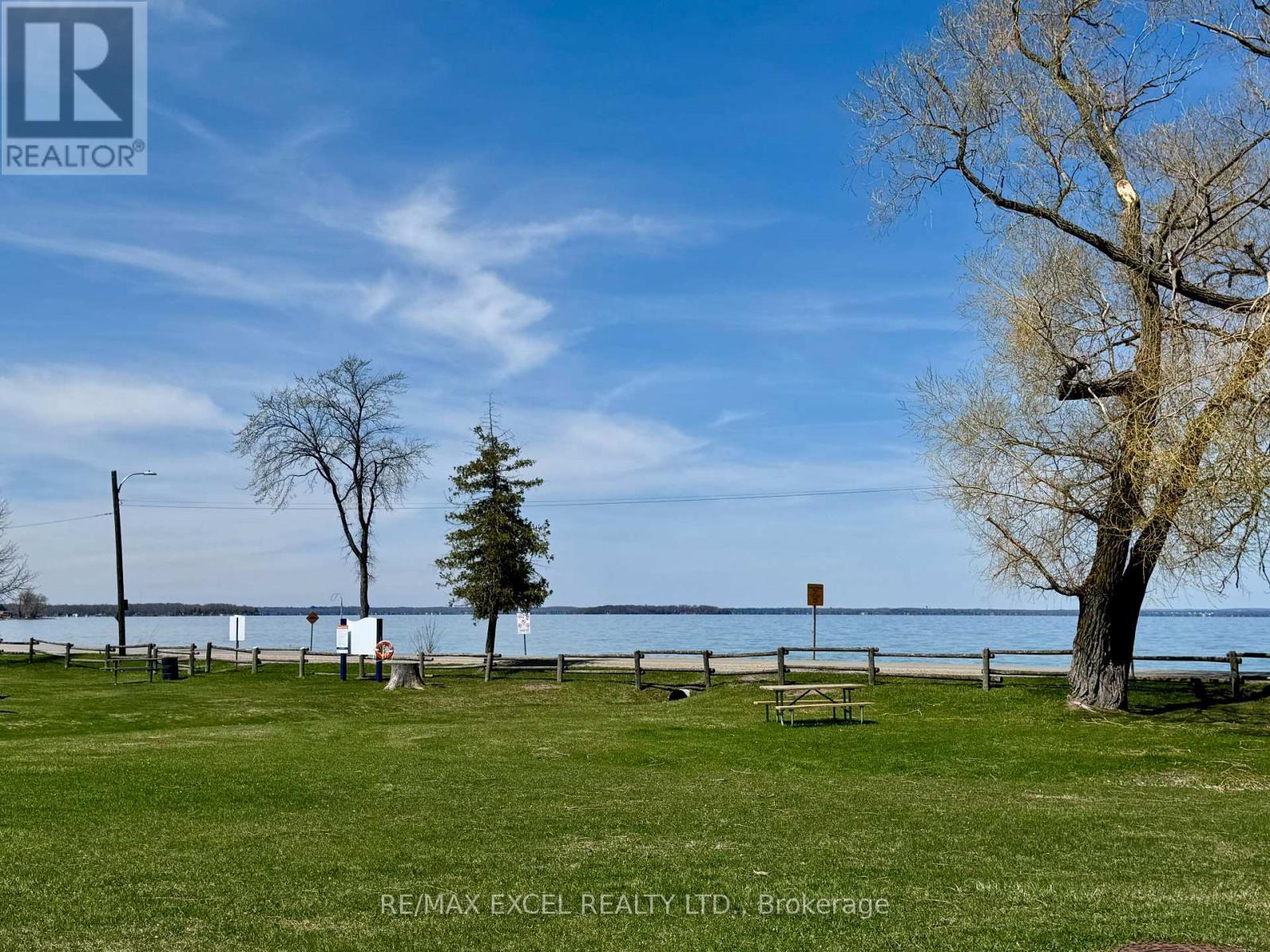 












795 THIRD AVENUE

,
Georgina (Historic Lakeshore Communities),




Ontario
L0E1S0

