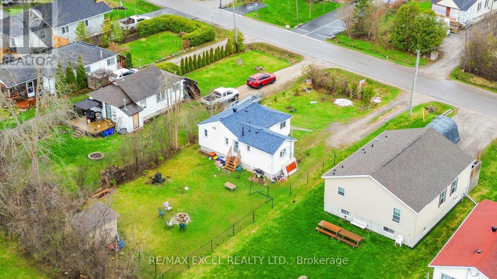 












795 THIRD AVENUE

,
Georgina (Historic Lakeshore Communities),




Ontario
L0E1S0

