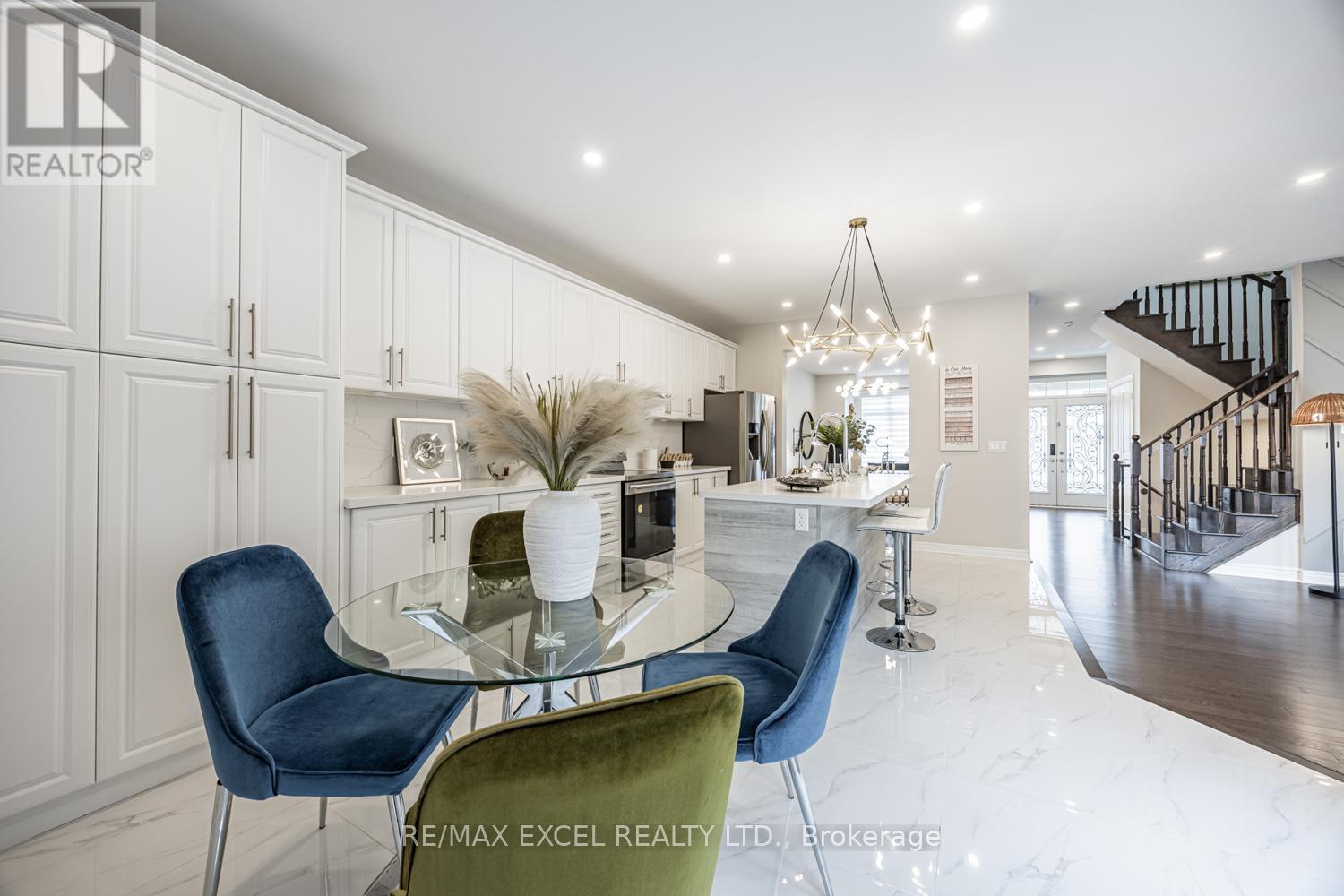 












77 SUNNYSIDE HILL ROAD

,
Markham (Cornell),




Ontario
L6B0Z8

