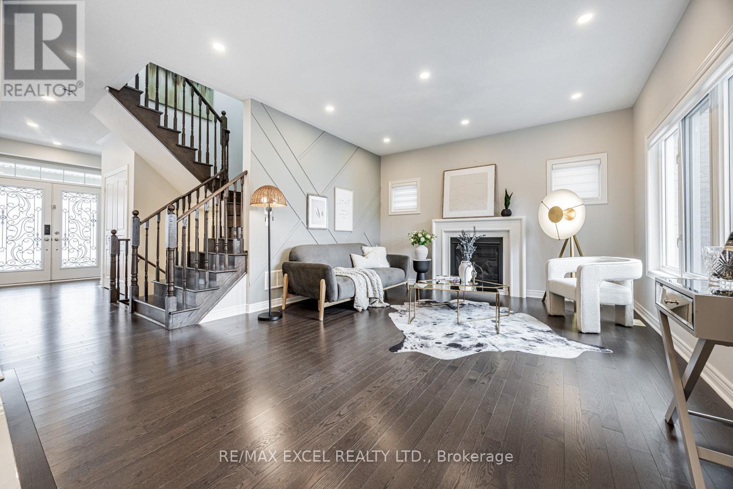 












77 SUNNYSIDE HILL ROAD

,
Markham (Cornell),




Ontario
L6B0Z8

