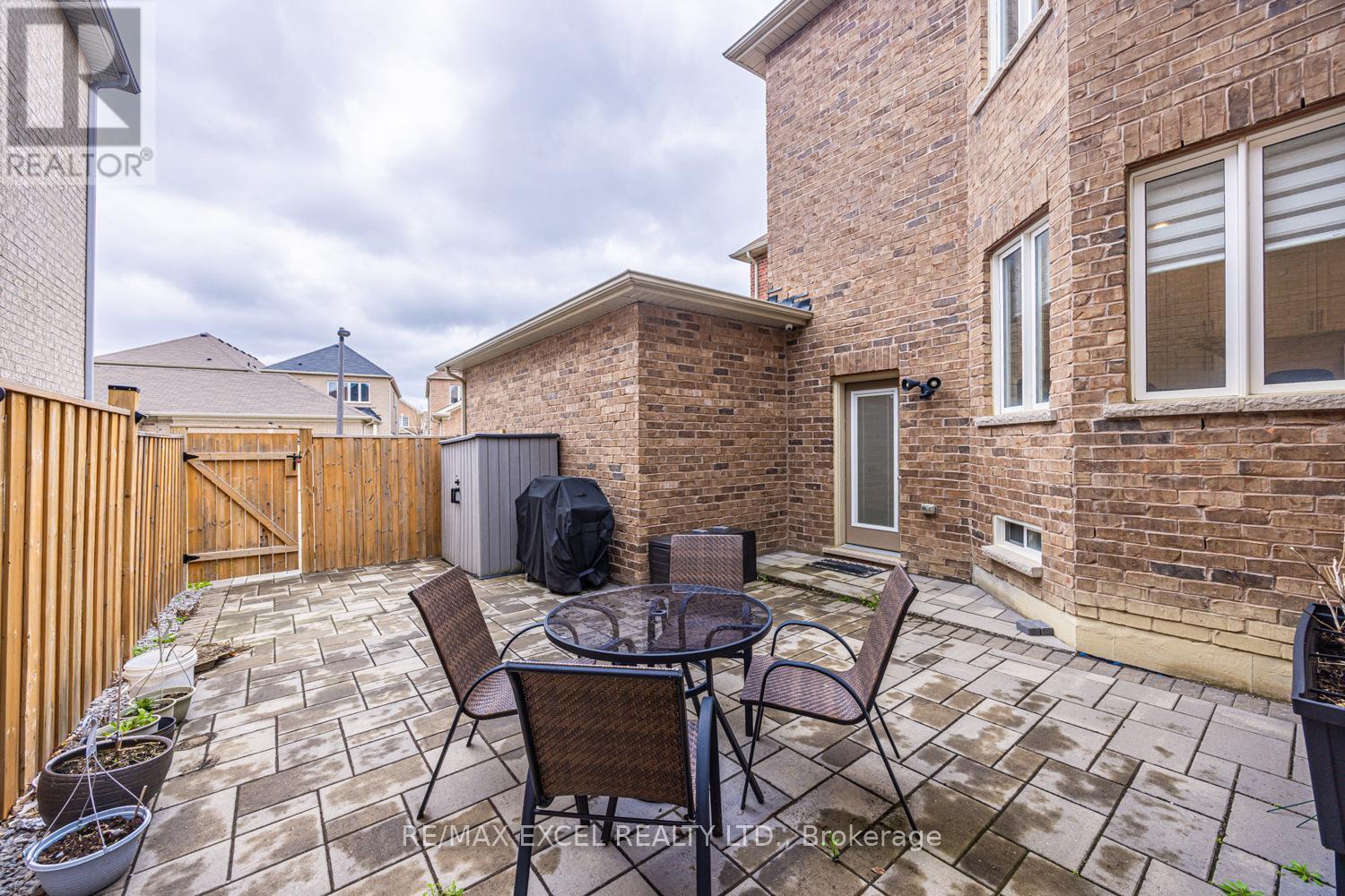 












77 SUNNYSIDE HILL ROAD

,
Markham (Cornell),




Ontario
L6B0Z8

