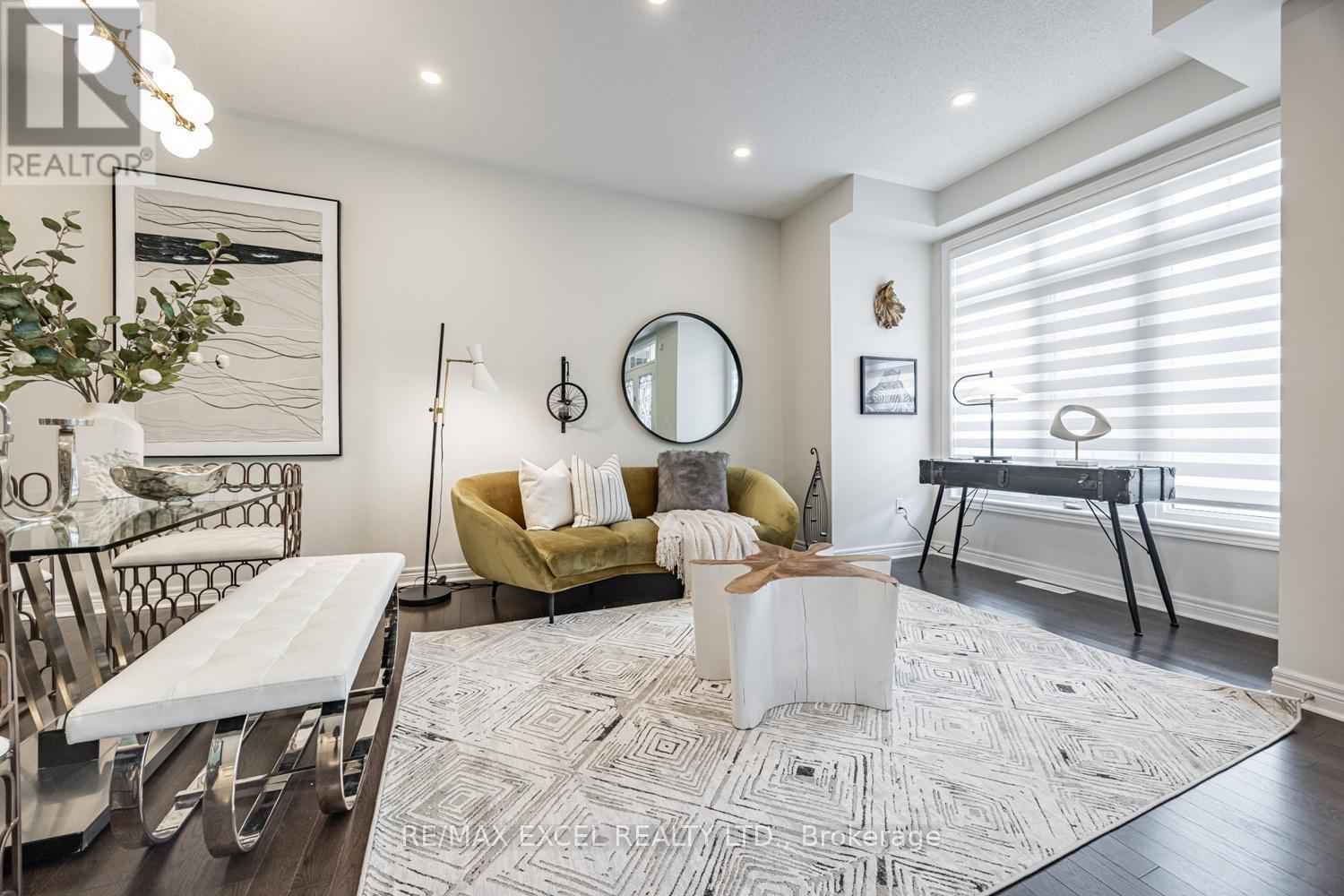 












77 SUNNYSIDE HILL ROAD

,
Markham (Cornell),




Ontario
L6B0Z8

