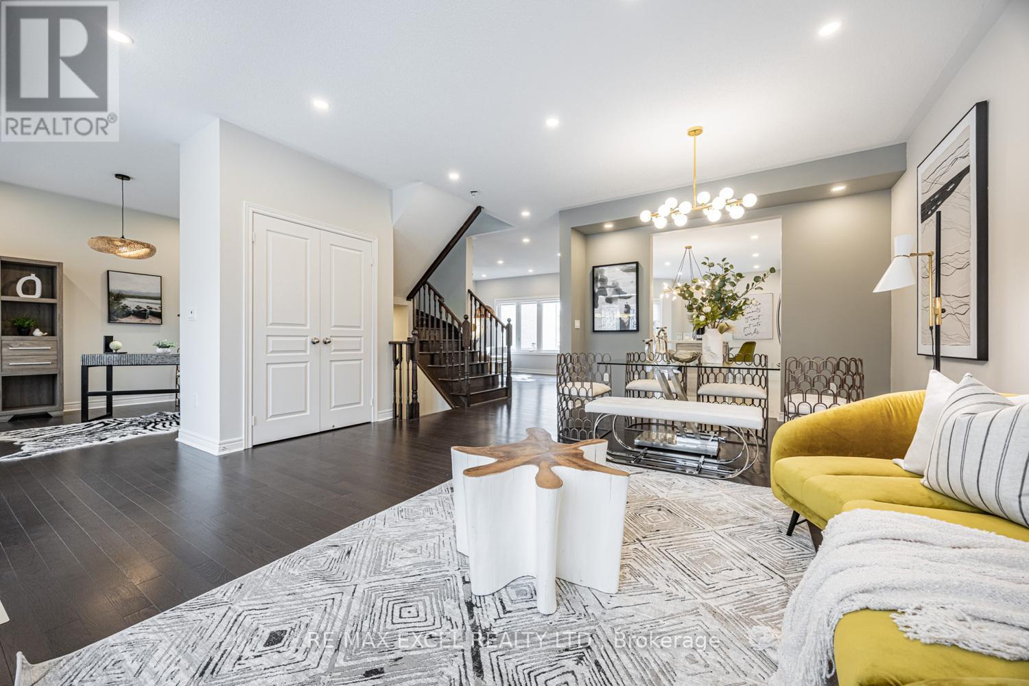 












77 SUNNYSIDE HILL ROAD

,
Markham (Cornell),




Ontario
L6B0Z8

