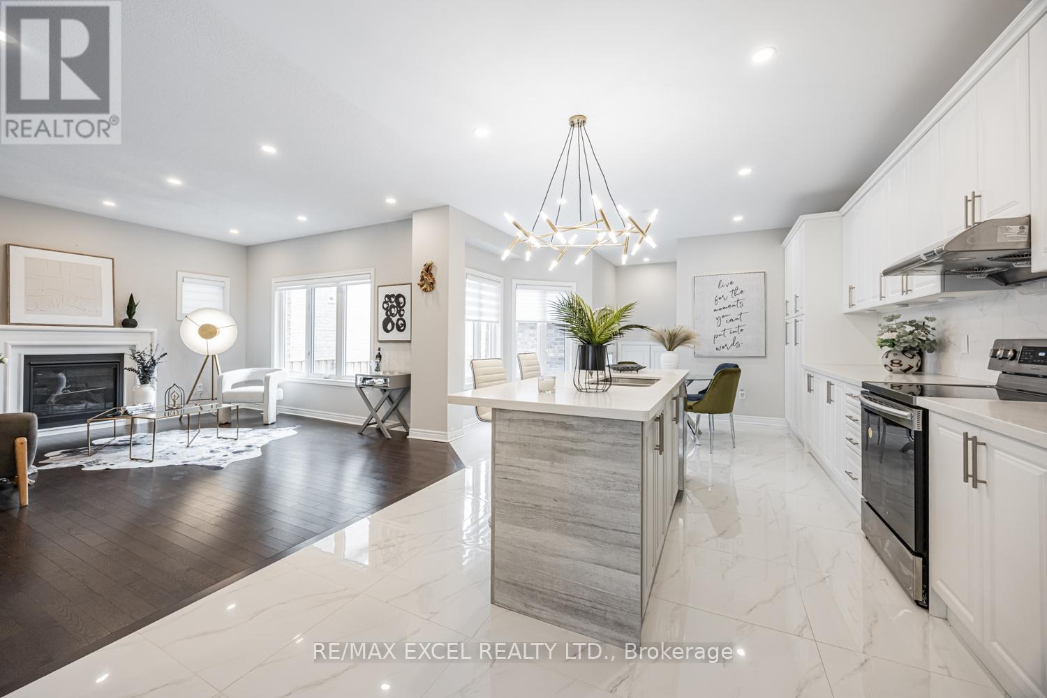 












77 SUNNYSIDE HILL ROAD

,
Markham (Cornell),




Ontario
L6B0Z8


