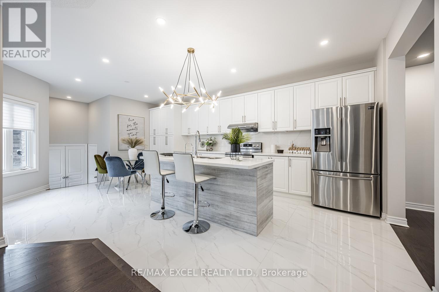 












77 SUNNYSIDE HILL ROAD

,
Markham (Cornell),




Ontario
L6B0Z8

