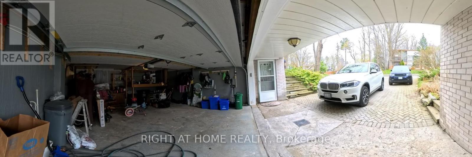












190 BEECHWOOD CRESCENT

,
Newmarket (Central Newmarket),




Ontario
L3Y1W3


