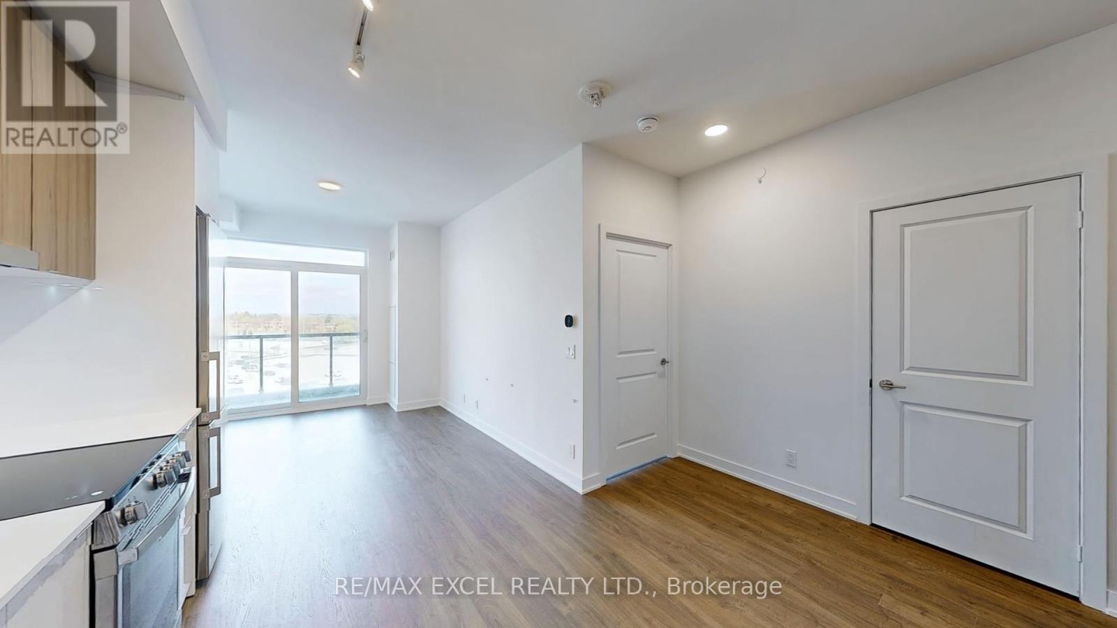 












531 - 50 UPPER MALL WAY

,
Vaughan (Brownridge),




Ontario
L4J0L8

