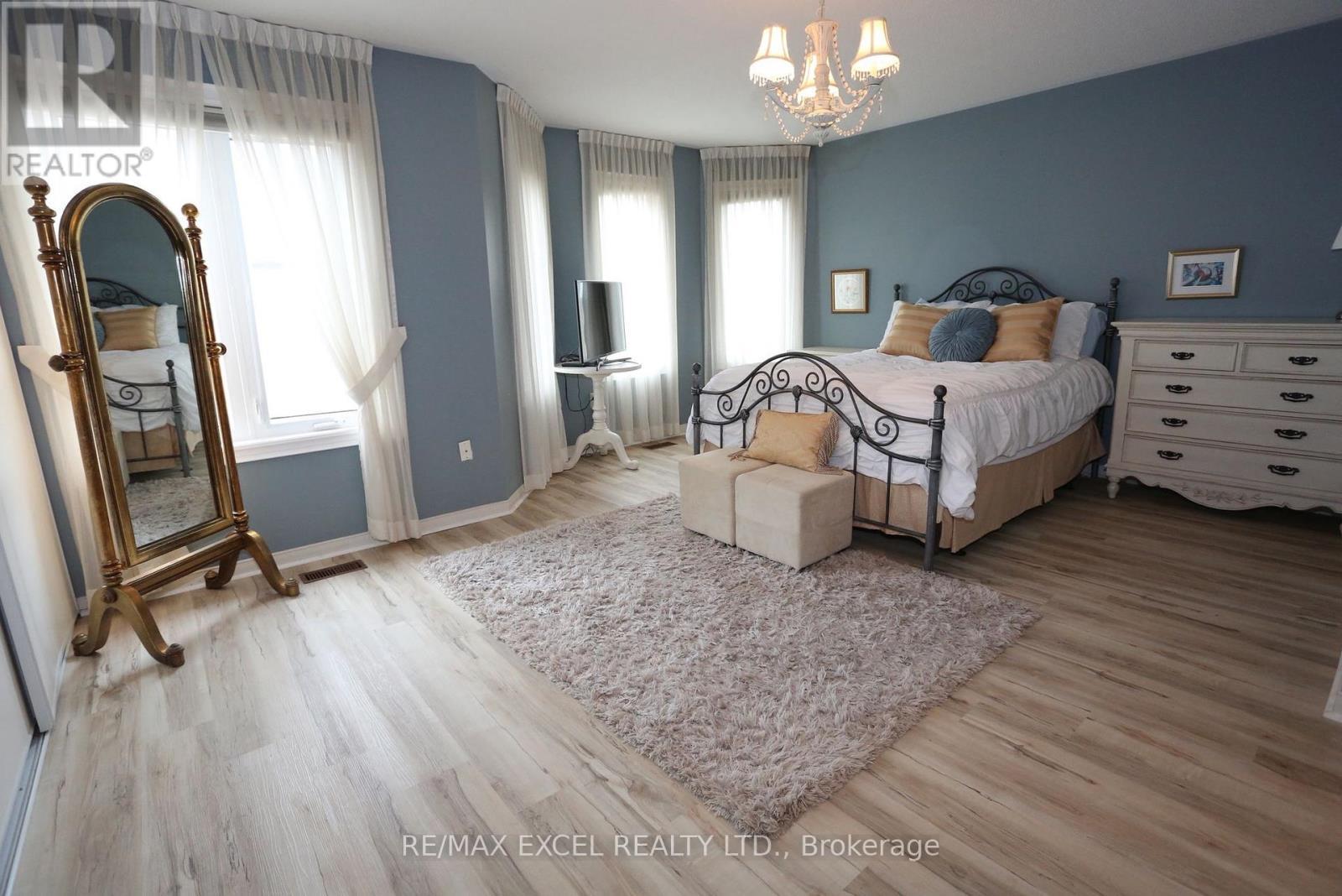 












37 - 735 NEW WESTMINSTER DRIVE

,
Vaughan (Brownridge),




Ontario
L4J7Y9

