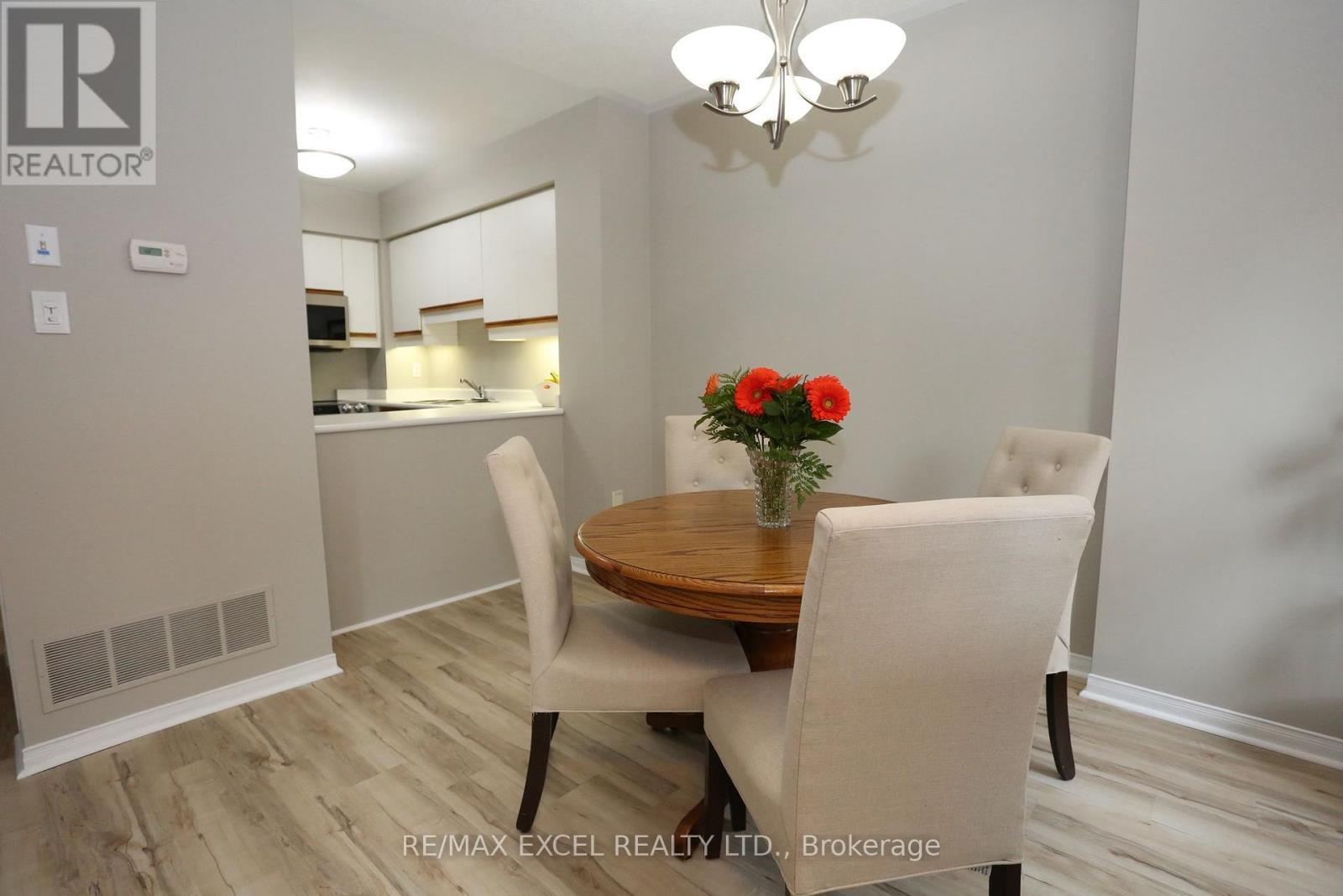 












37 - 735 NEW WESTMINSTER DRIVE

,
Vaughan (Brownridge),




Ontario
L4J7Y9

