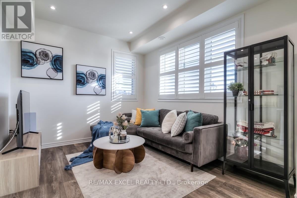 












386 ARTHUR BONNER AVENUE

,
Markham (Cornell),




Ontario
L6B0R1

