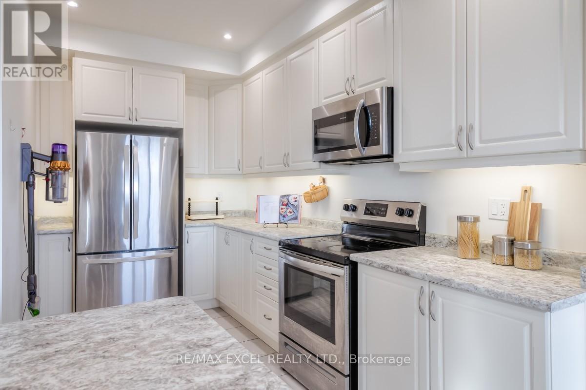 












386 ARTHUR BONNER AVENUE

,
Markham (Cornell),




Ontario
L6B0R1

