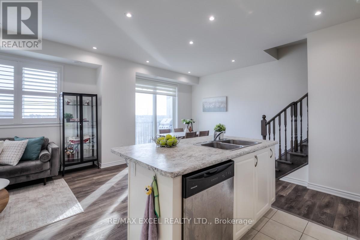 












386 ARTHUR BONNER AVENUE

,
Markham (Cornell),




Ontario
L6B0R1

