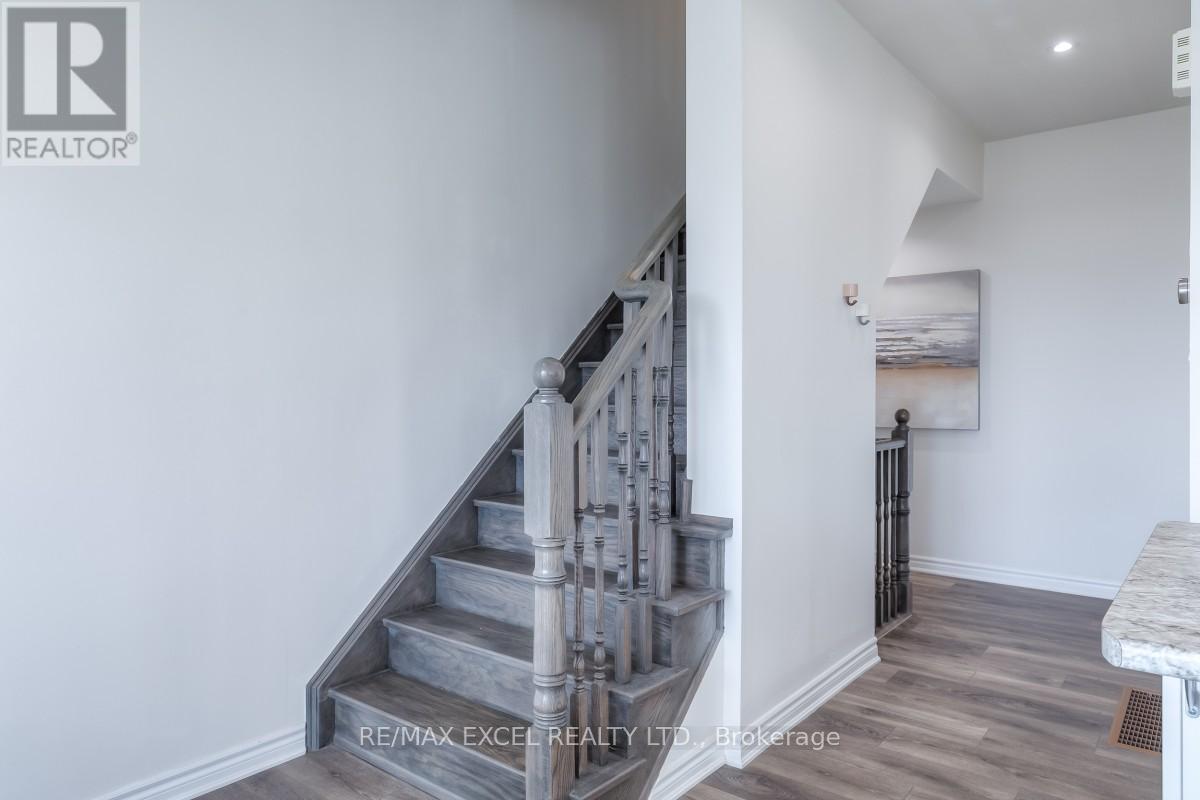 












386 ARTHUR BONNER AVENUE

,
Markham (Cornell),




Ontario
L6B0R1

