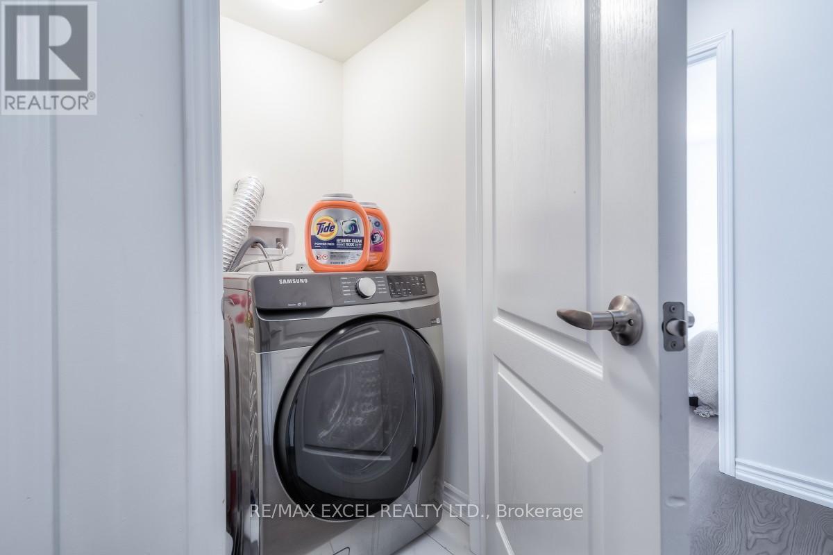 












386 ARTHUR BONNER AVENUE

,
Markham (Cornell),




Ontario
L6B0R1

