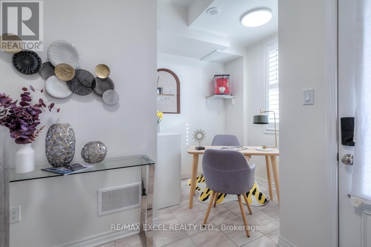 












386 ARTHUR BONNER AVENUE

,
Markham (Cornell),




Ontario
L6B0R1

