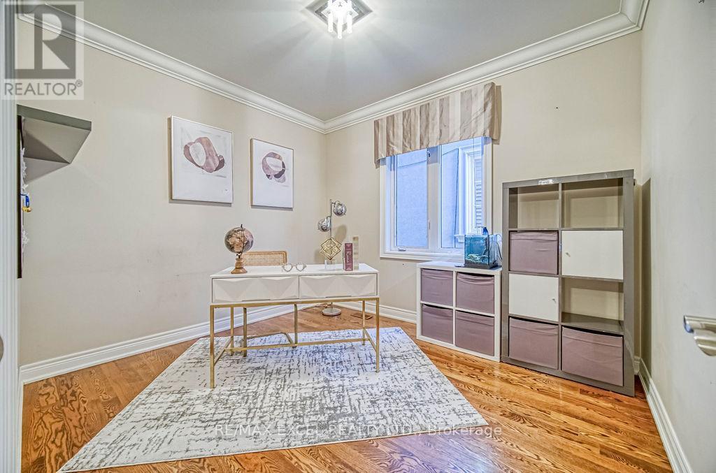 












166 TOWNSGATE DRIVE

,
Vaughan (Crestwood-Springfarm-Yorkhill),




Ontario
L4J8J5

