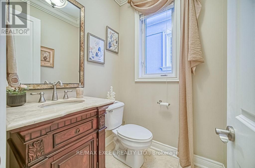












166 TOWNSGATE DRIVE

,
Vaughan (Crestwood-Springfarm-Yorkhill),




Ontario
L4J8J5

