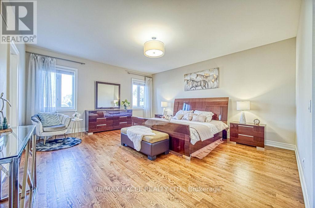 












166 TOWNSGATE DRIVE

,
Vaughan (Crestwood-Springfarm-Yorkhill),




Ontario
L4J8J5

