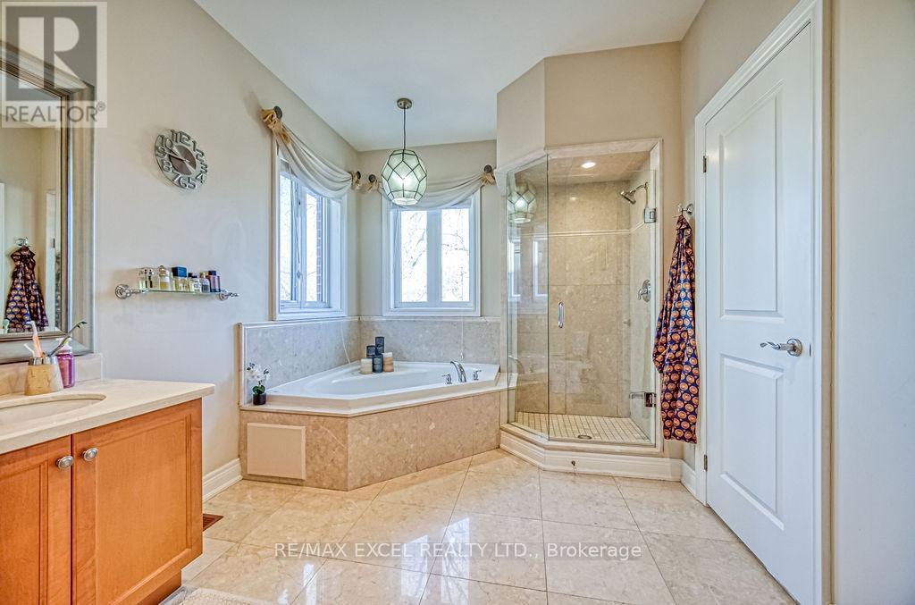 












166 TOWNSGATE DRIVE

,
Vaughan (Crestwood-Springfarm-Yorkhill),




Ontario
L4J8J5

