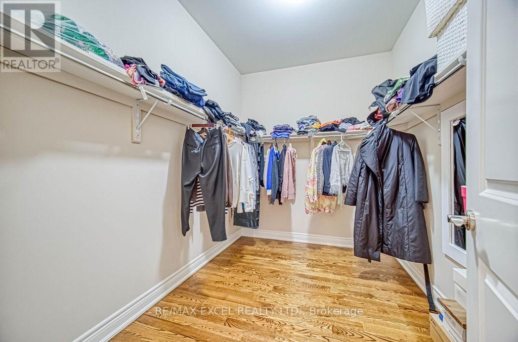 












166 TOWNSGATE DRIVE

,
Vaughan (Crestwood-Springfarm-Yorkhill),




Ontario
L4J8J5

