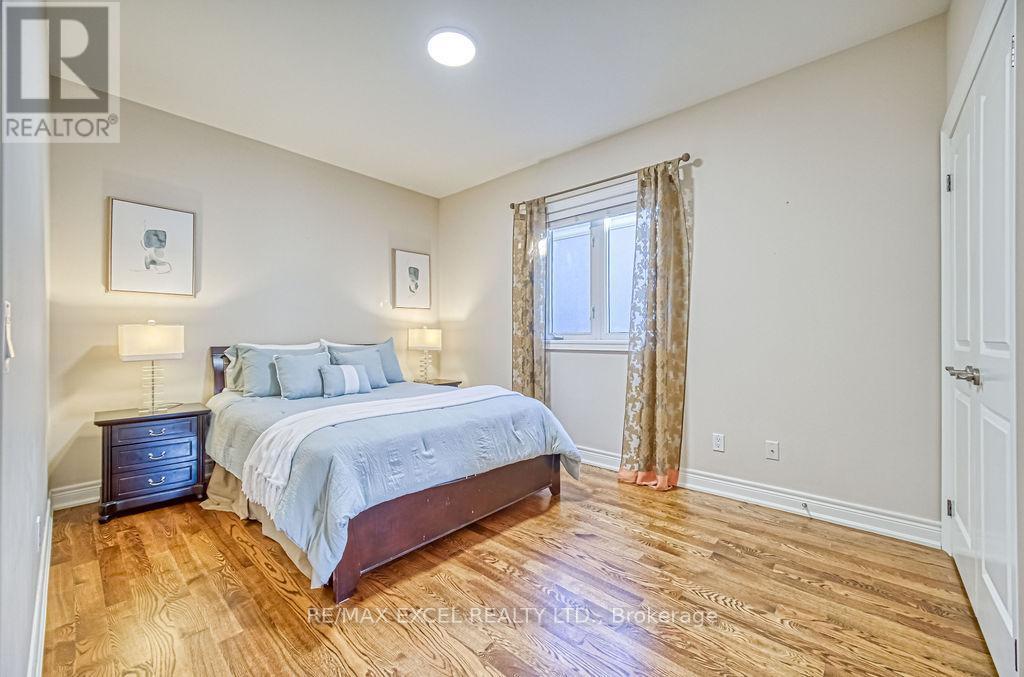 












166 TOWNSGATE DRIVE

,
Vaughan (Crestwood-Springfarm-Yorkhill),




Ontario
L4J8J5

