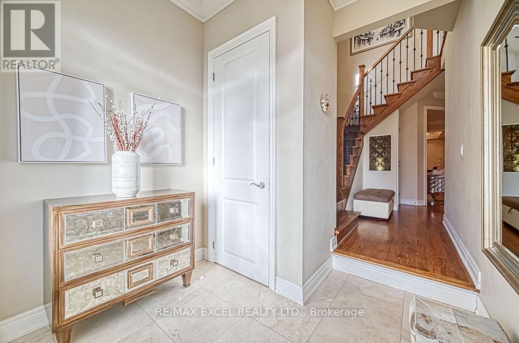 












166 TOWNSGATE DRIVE

,
Vaughan (Crestwood-Springfarm-Yorkhill),




Ontario
L4J8J5

