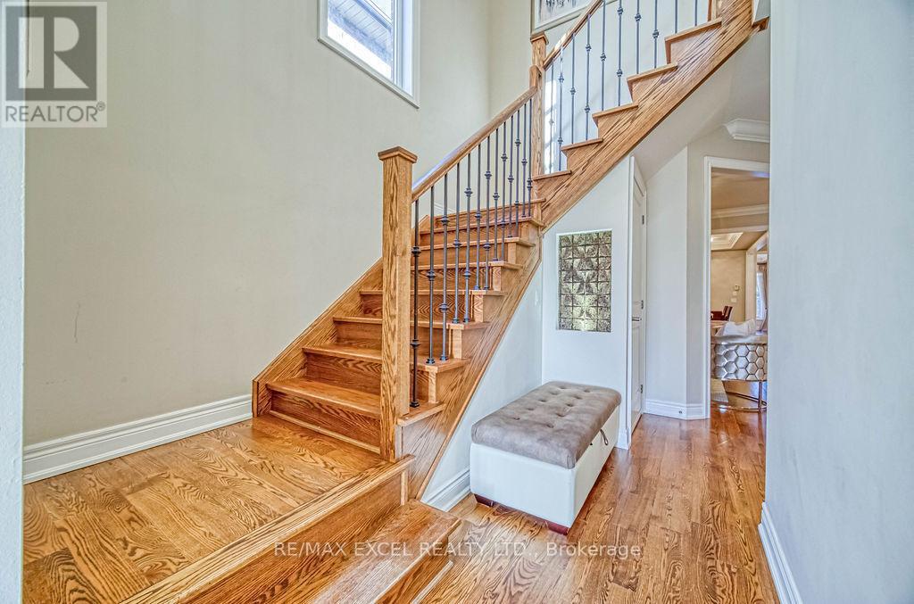












166 TOWNSGATE DRIVE

,
Vaughan (Crestwood-Springfarm-Yorkhill),




Ontario
L4J8J5

