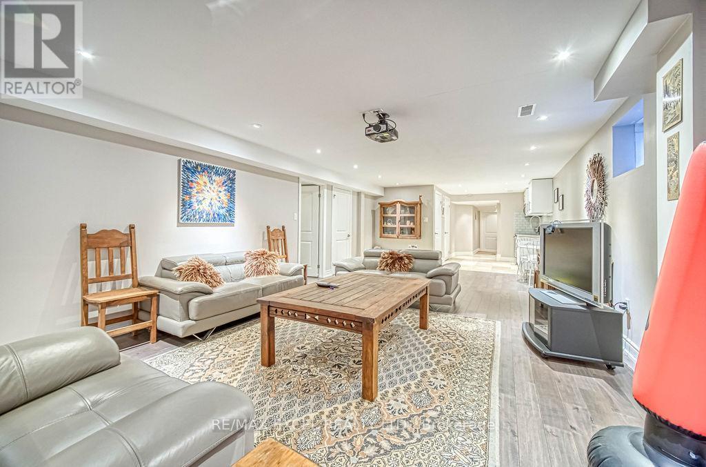 












166 TOWNSGATE DRIVE

,
Vaughan (Crestwood-Springfarm-Yorkhill),




Ontario
L4J8J5

