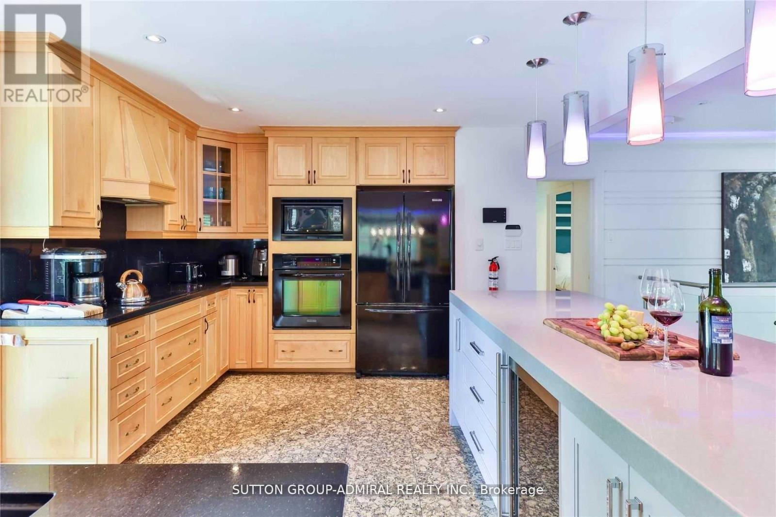 












135 ELGIN STREET

,
Markham (Thornhill),




Ontario
L3T1W7

