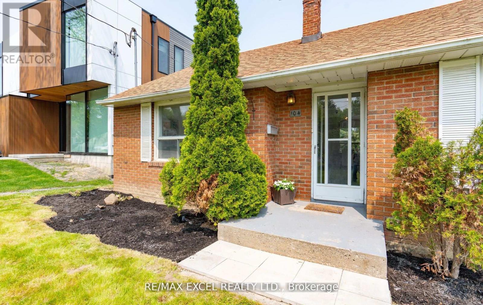 












104 HIGHLAND PARK BOULEVARD

,
Markham (Grandview),




Ontario
L3T1B7

