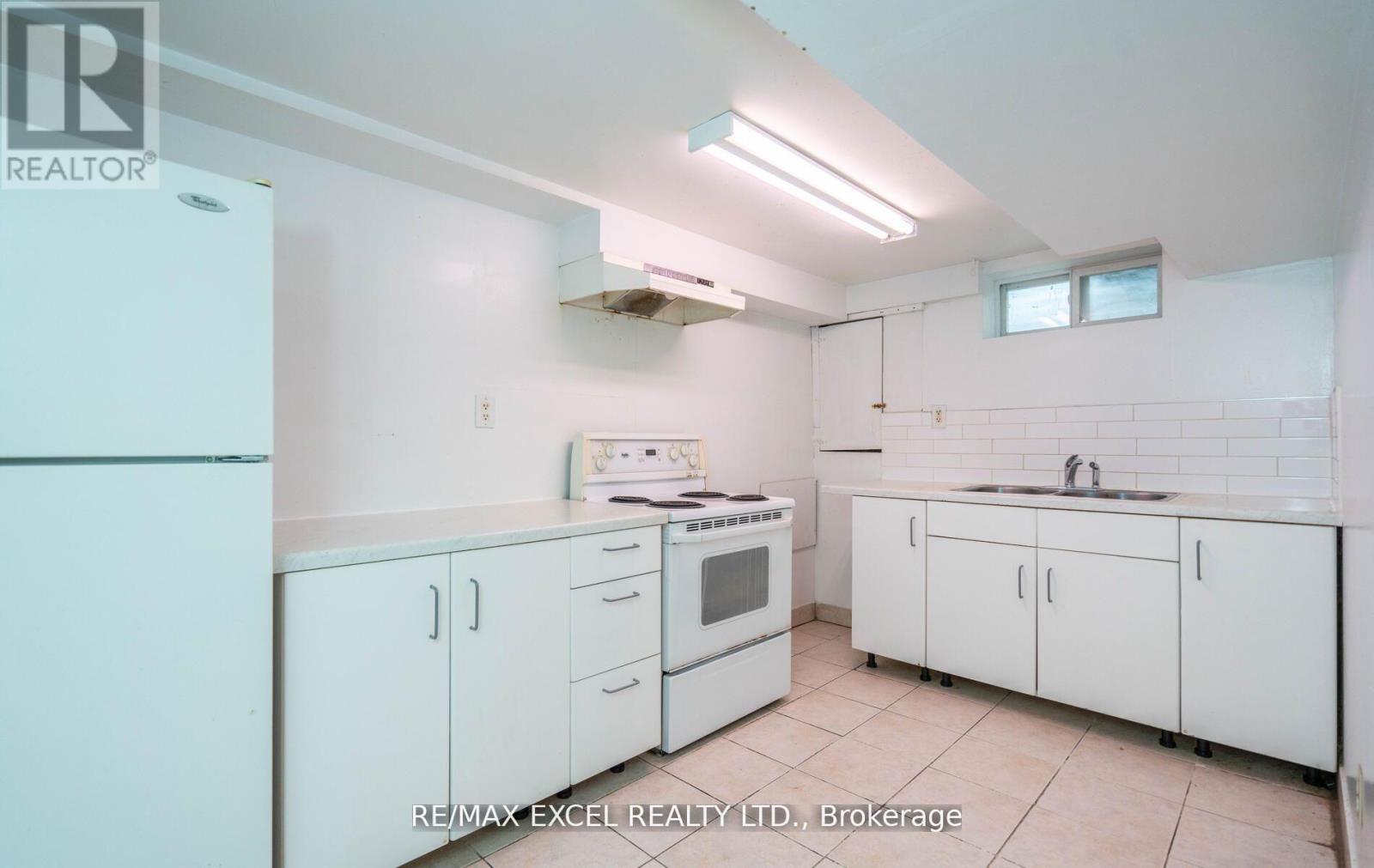 












104 HIGHLAND PARK BOULEVARD

,
Markham (Grandview),




Ontario
L3T1B7

