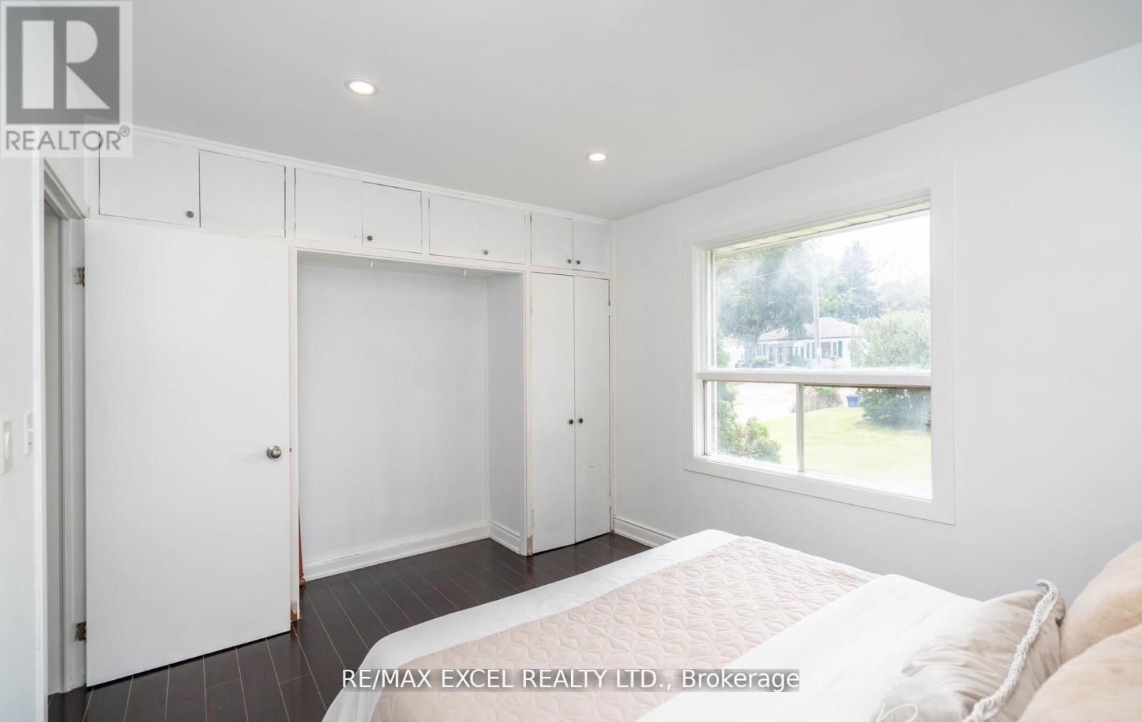












104 HIGHLAND PARK BOULEVARD

,
Markham (Grandview),




Ontario
L3T1B7

