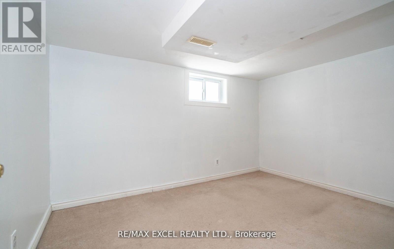 












104 HIGHLAND PARK BOULEVARD

,
Markham (Grandview),




Ontario
L3T1B7

