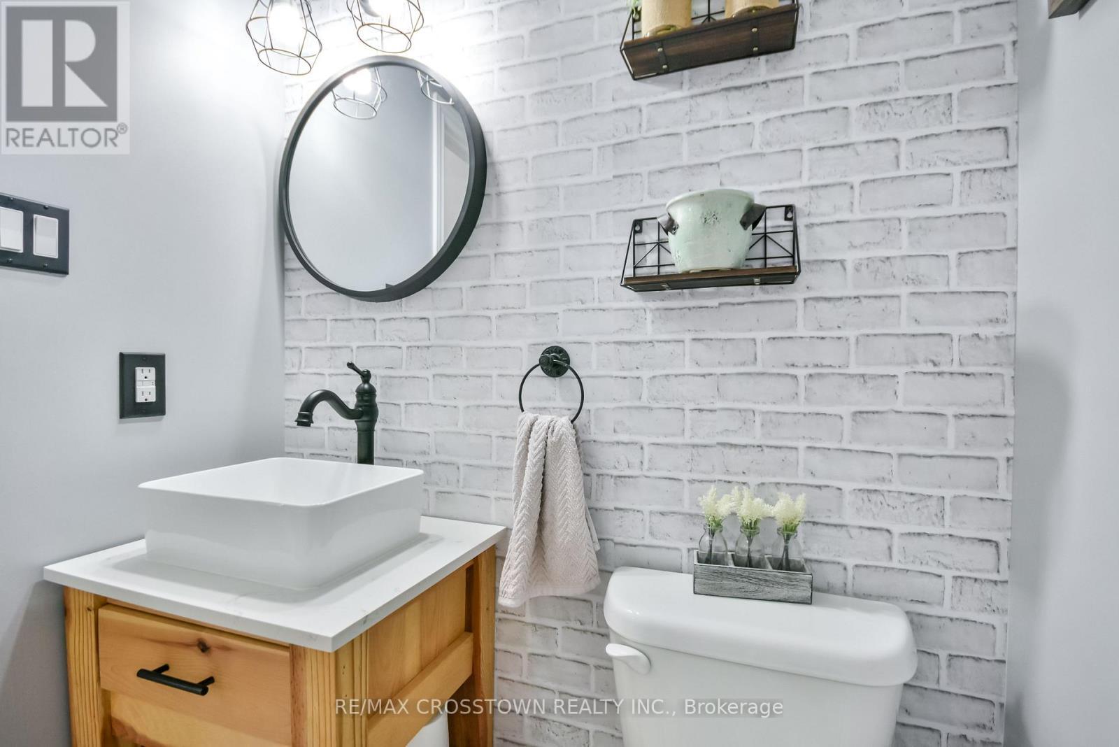 












25 PIERCE PLACE

,
New Tecumseth (Tottenham),




Ontario
L0G1W0

