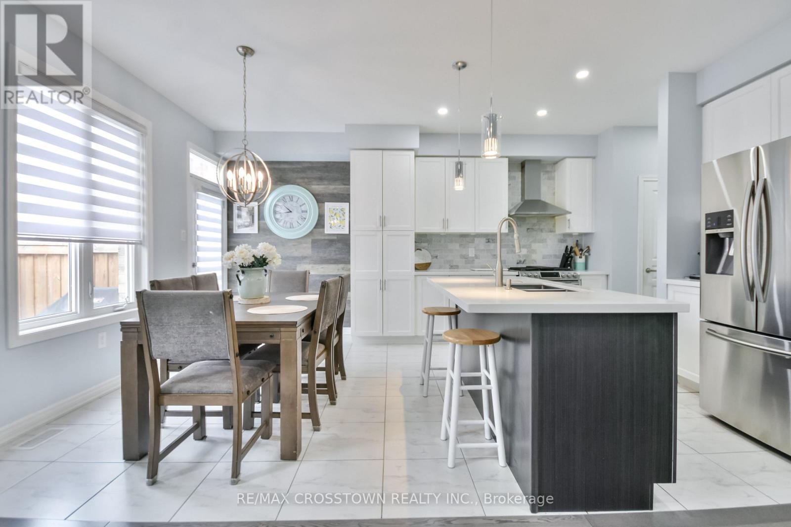 












25 PIERCE PLACE

,
New Tecumseth (Tottenham),




Ontario
L0G1W0

