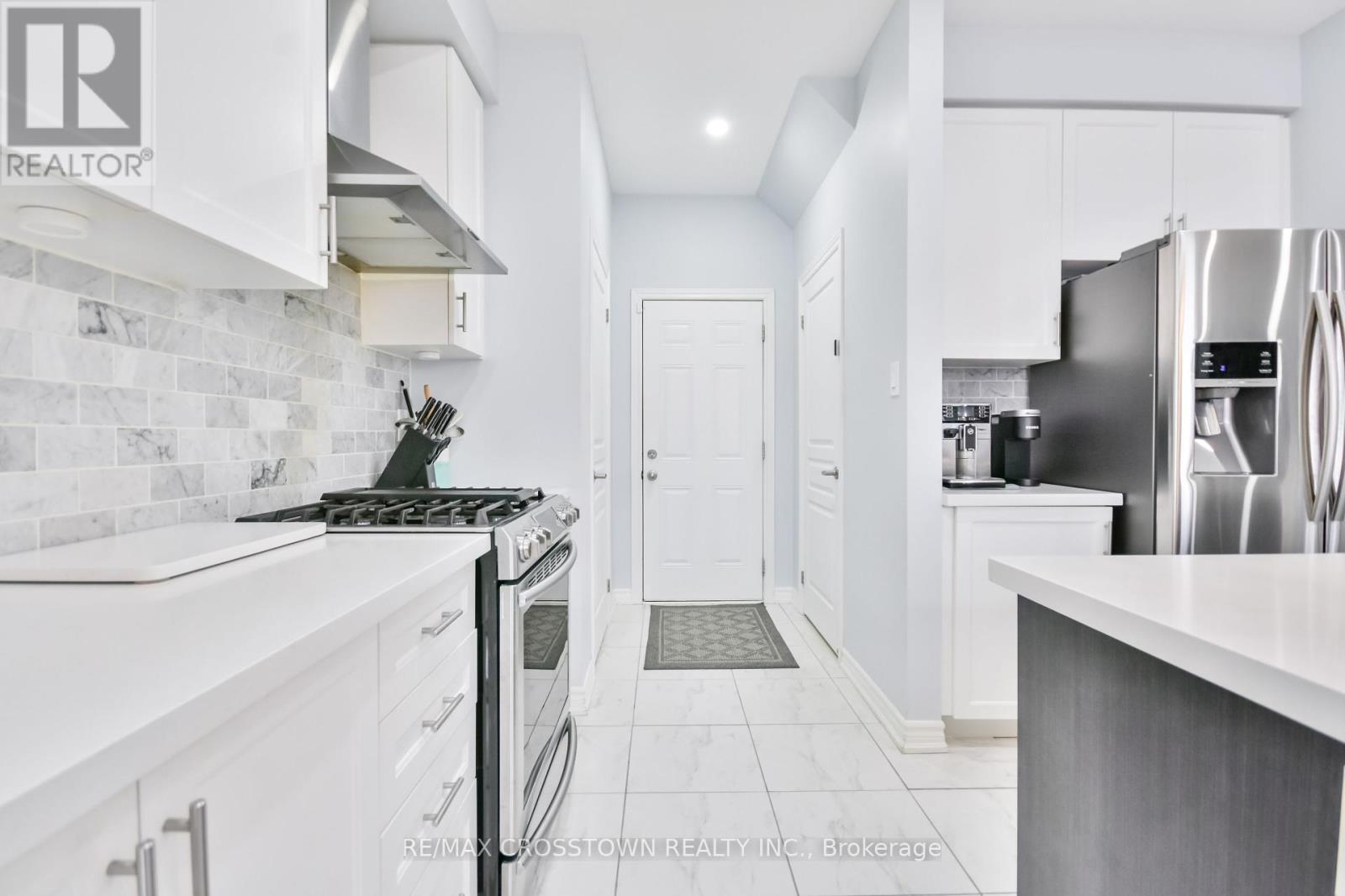 












25 PIERCE PLACE

,
New Tecumseth (Tottenham),




Ontario
L0G1W0

