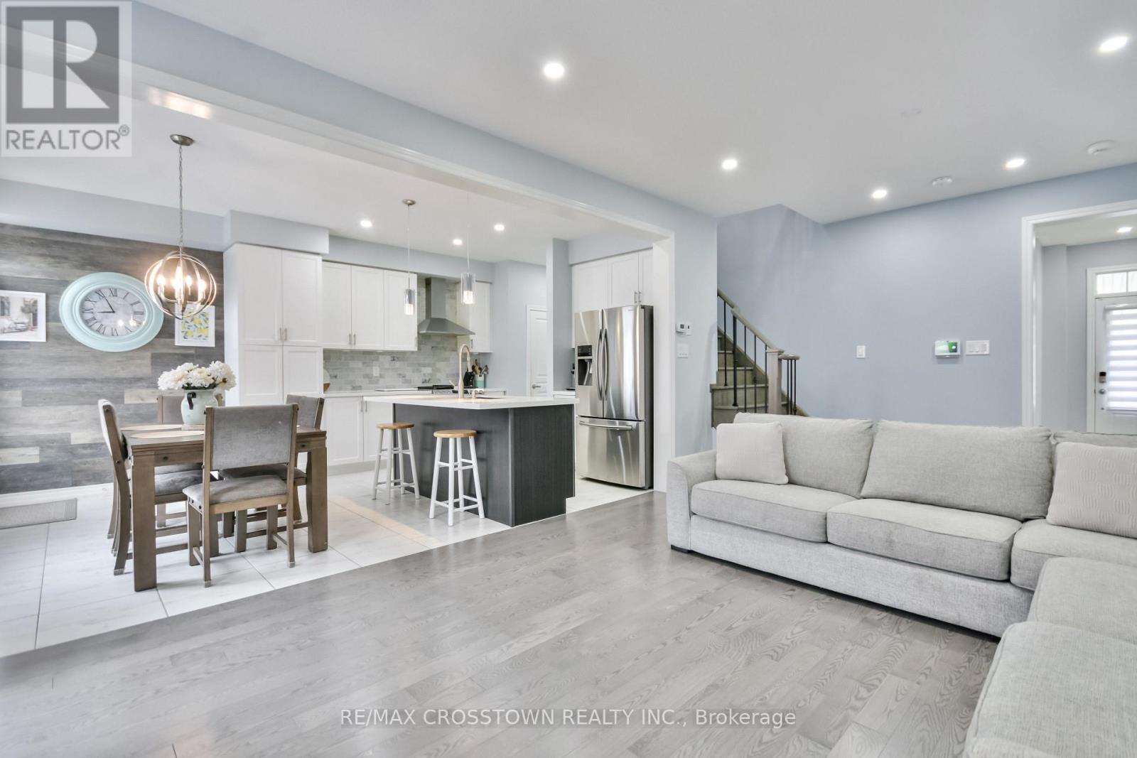 












25 PIERCE PLACE

,
New Tecumseth (Tottenham),




Ontario
L0G1W0

