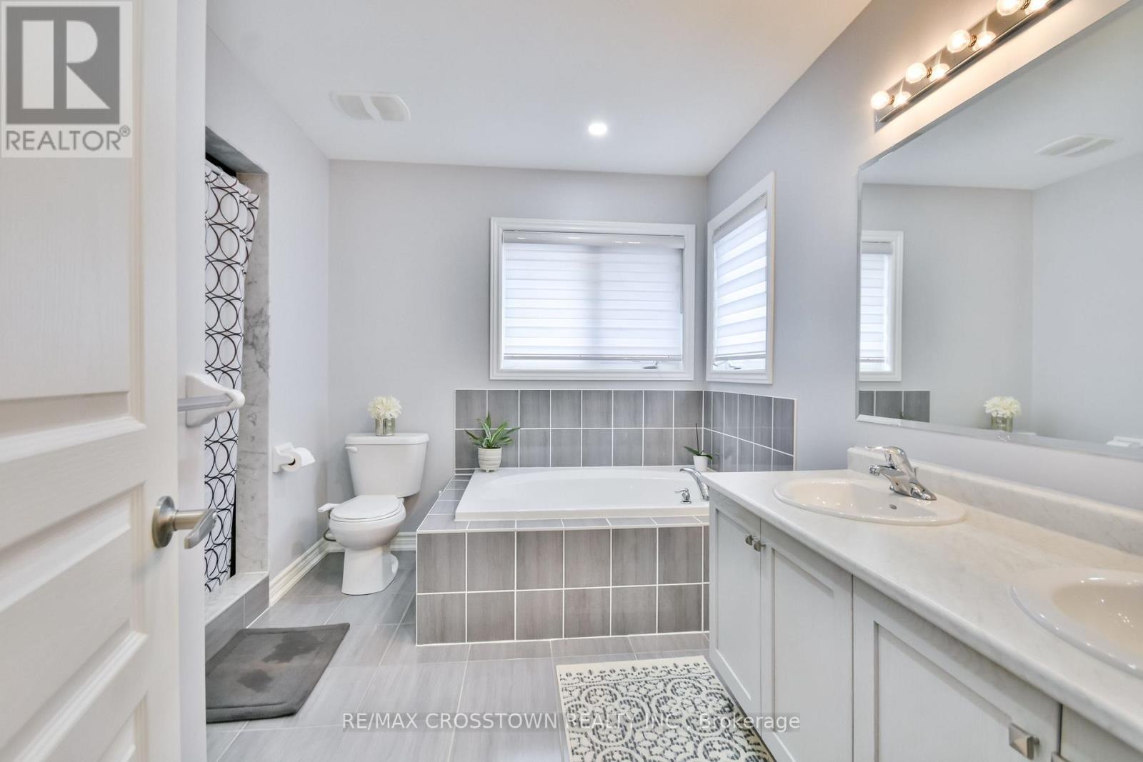 












25 PIERCE PLACE

,
New Tecumseth (Tottenham),




Ontario
L0G1W0

