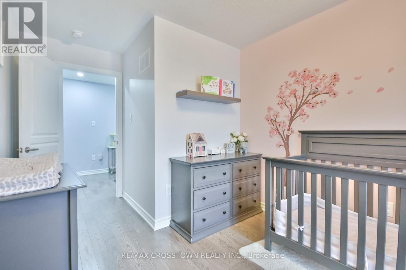












25 PIERCE PLACE

,
New Tecumseth (Tottenham),




Ontario
L0G1W0

