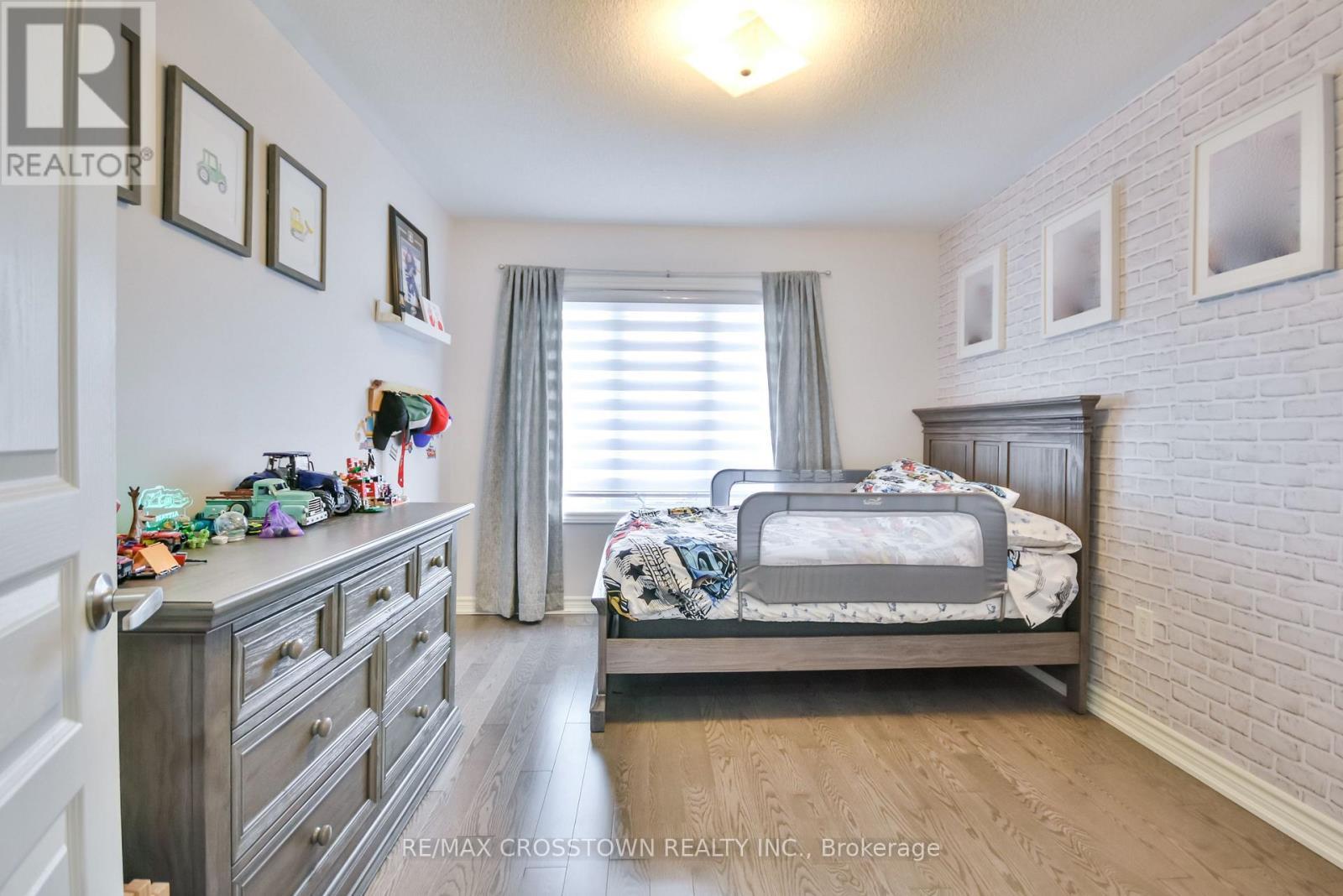 












25 PIERCE PLACE

,
New Tecumseth (Tottenham),




Ontario
L0G1W0

