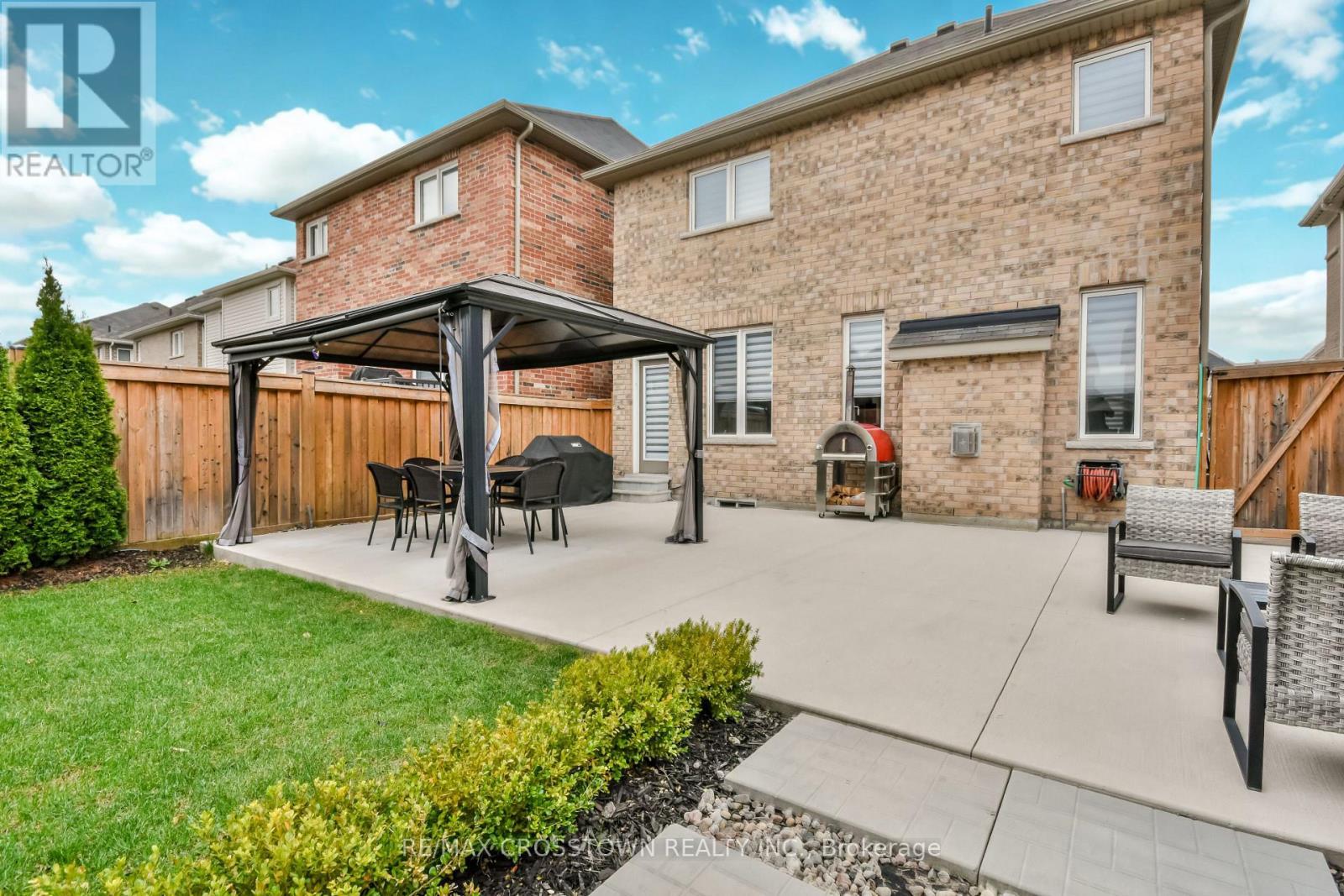 












25 PIERCE PLACE

,
New Tecumseth (Tottenham),




Ontario
L0G1W0

