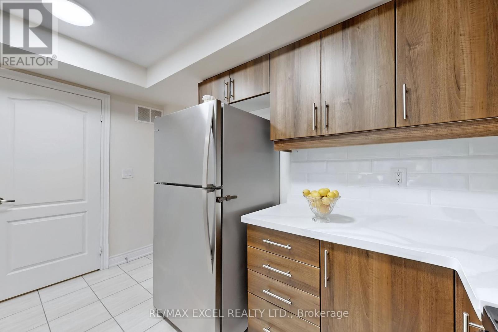 












2217 - 10 WESTMEATH LANE

,
Markham (Cornell),




Ontario
L6B1N5

