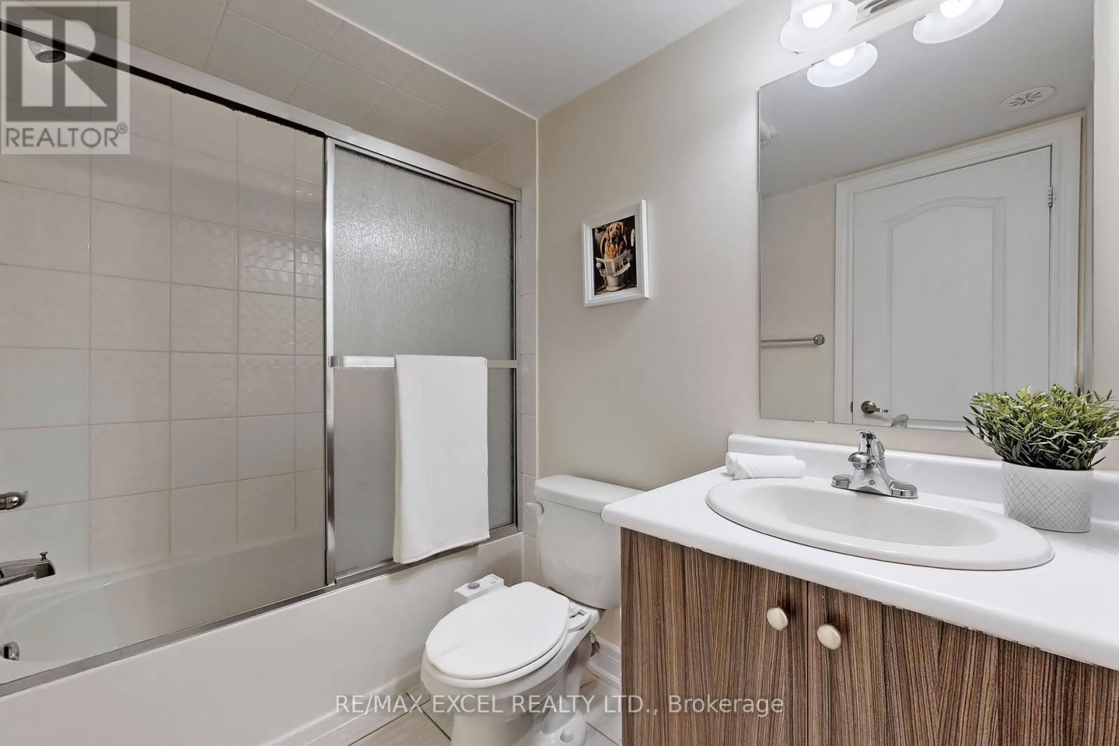 












2217 - 10 WESTMEATH LANE

,
Markham (Cornell),




Ontario
L6B1N5

